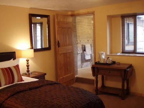 The Horse & Jockey Inn Knighton  Luaran gambar