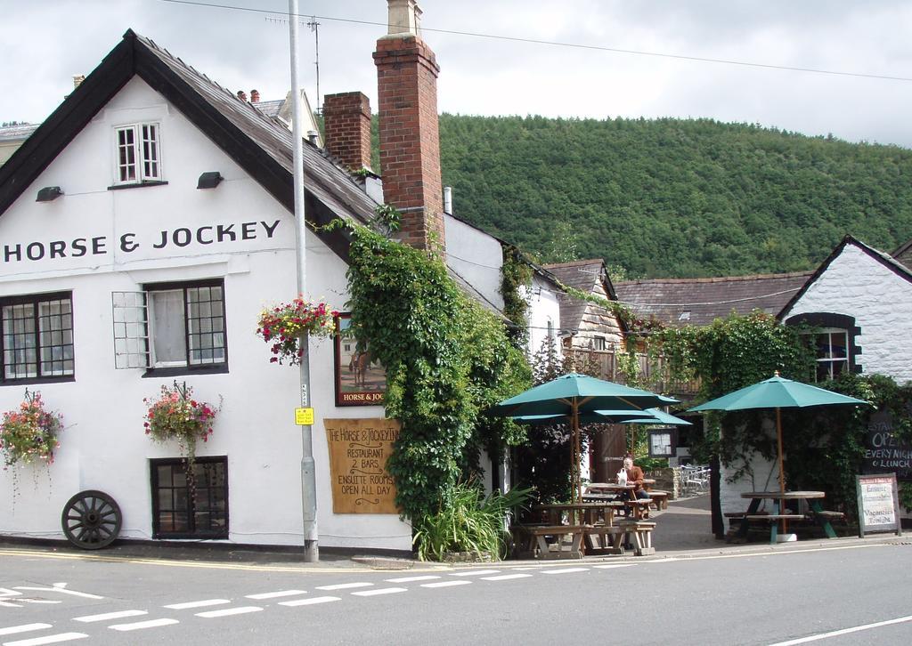 The Horse & Jockey Inn Knighton  Luaran gambar